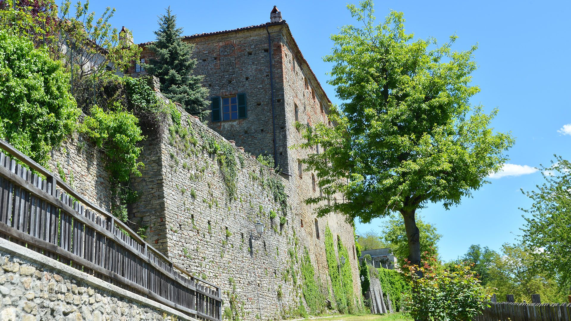 Palazzo Balestrino dei Marchesi del Carretto Bossolasco